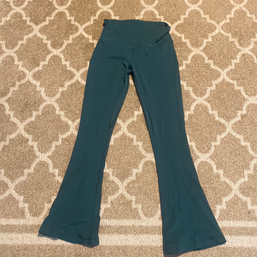 Lululemon size 8 groove bootcut pants in green/teal